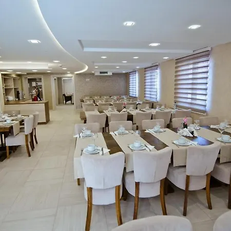 Tomato Hotel 3*